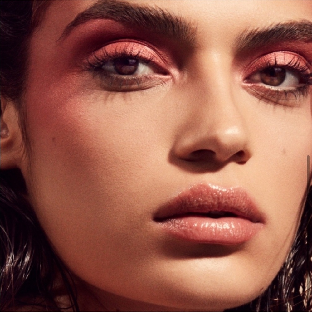 FENTY BEAUTY By Rihanna Killawatt Foil Freestyle Highlighter in Ruby Ric… - Picture 4 of 14